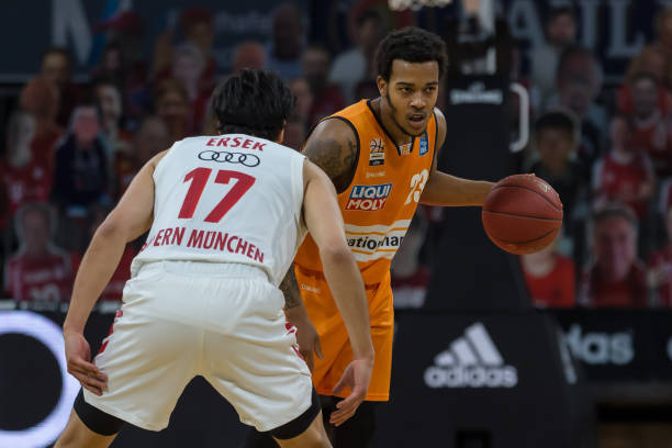 均是备受瞩 均是备受瞩